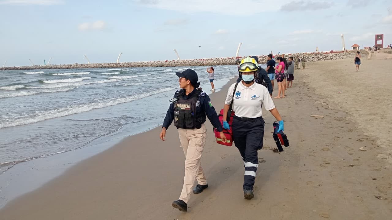 Fallece menor tras ahogarse en playas de Coatzacoalcos; implementan operativo de rescate