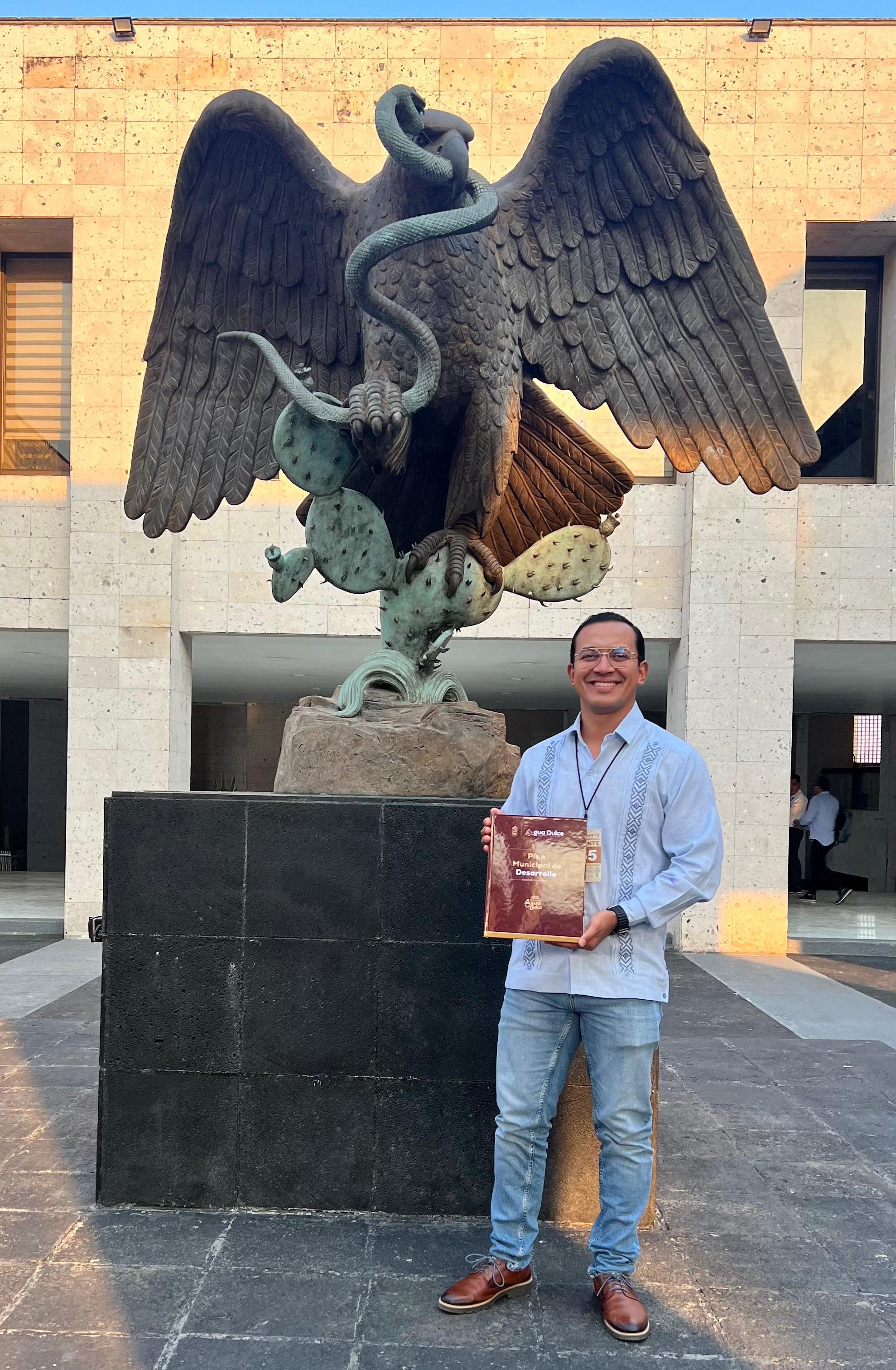 Ángel Delgado Ramírez entrega Plan Municipal de Desarrollo al H. Congreso del Estado de Veracruz