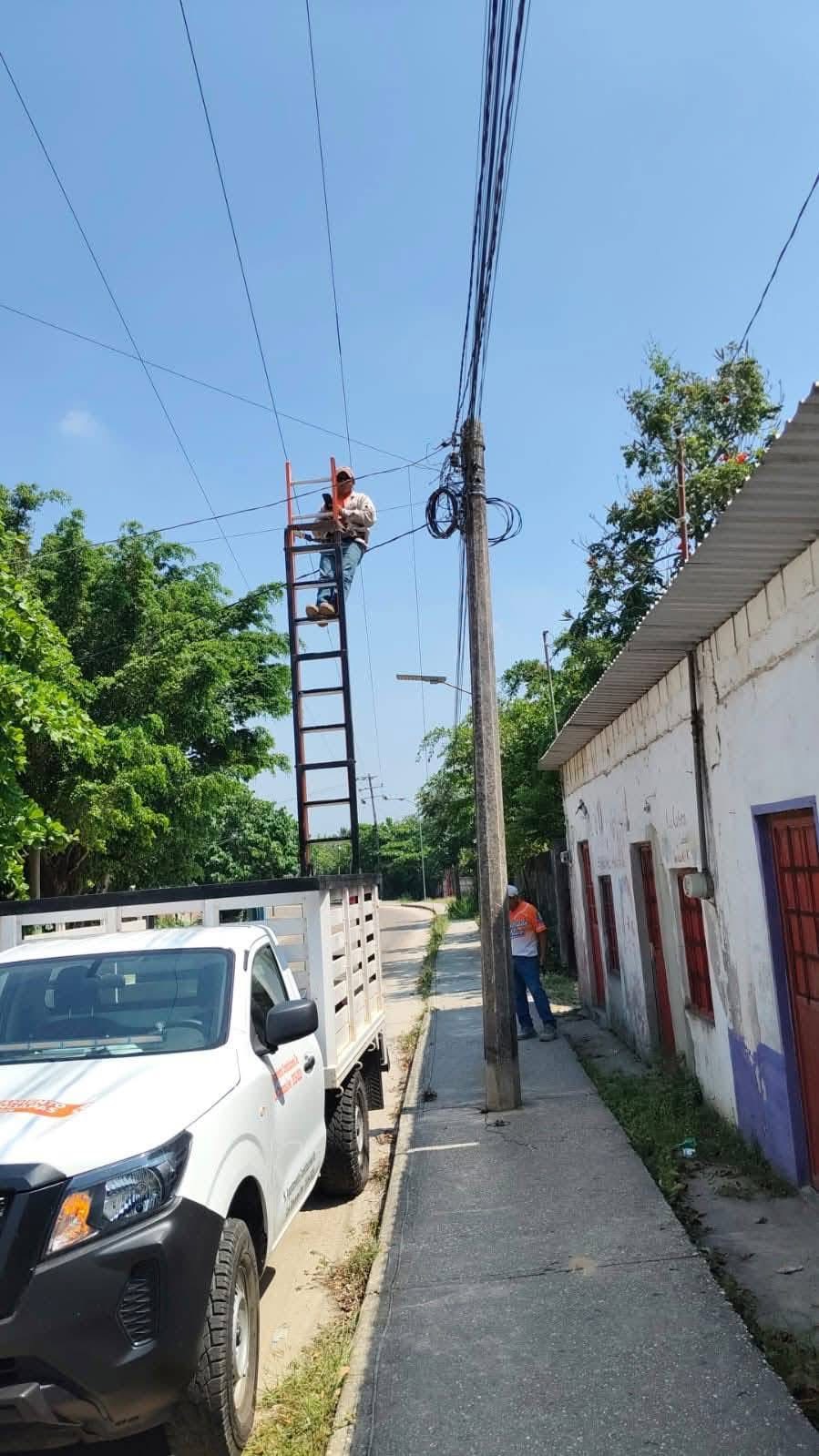 El H. Ayuntamiento de Las Choapas fortalece acciones para restablecer el servicio eléctrico